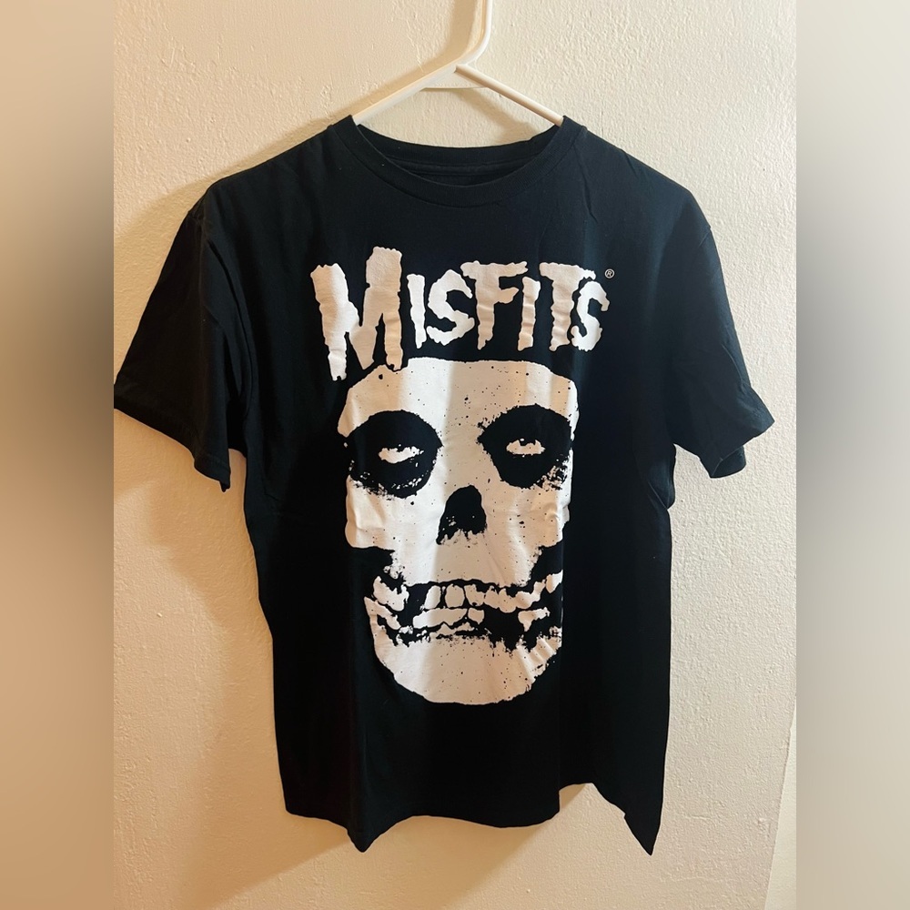 Black Graphic Skull Tee - Short Sleeve